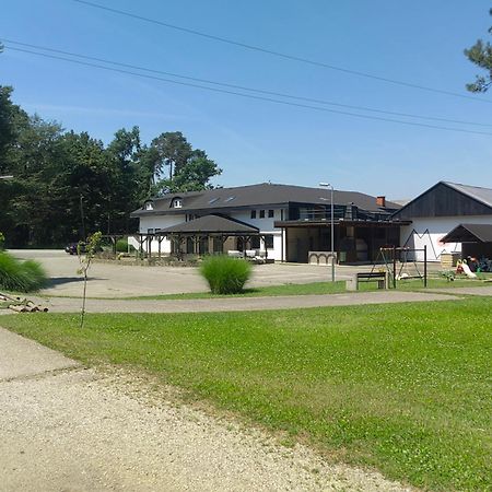 Bed and Breakfast Wow Sleeping Miklavž na Dravskem Polju Exteriér fotografie